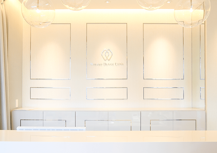 ①診療室②受付③キッズスペース