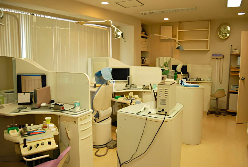 ①外観 ②診療室 ③デジタルレントゲン