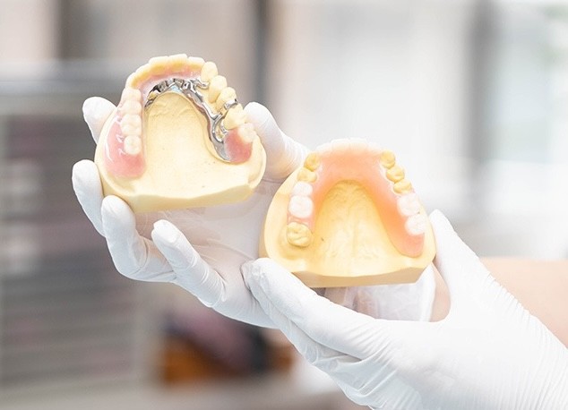 自分の歯のような噛み心地を目指す新しい部分入れ歯「ミラクルデンチャー」