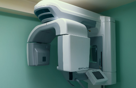 【入谷駅1番出口より徒歩5分】【インプラント実績30年】様々な技術の導入で患者様に喜びと感動を提供する「柴野歯科医院」