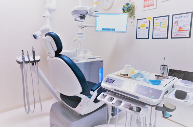 【地下鉄空港線 藤崎駅より徒歩7分】歯科保存治療を得意とし患者様の健康な歯を残すことに尽力するクローバー歯科