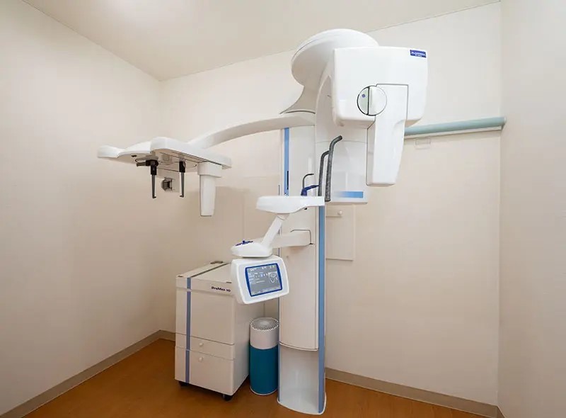歯科用CTにより歯の神経や顎の骨の厚みを検査します