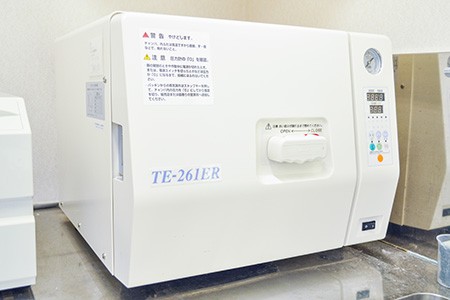 優れた滅菌性能を備えた滅菌器を使用しています