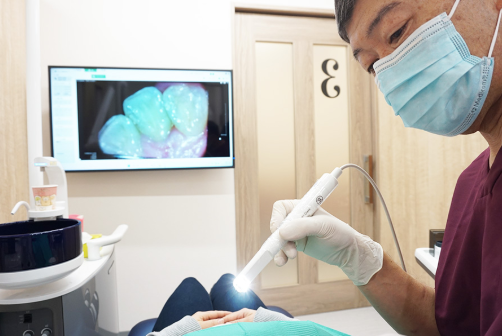 ①外観②院内③治療風景