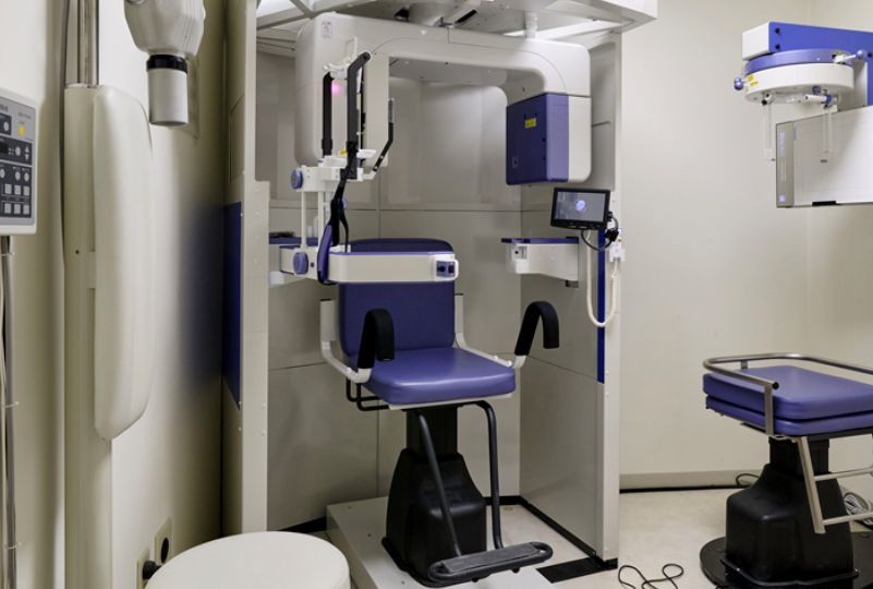 ①外観②治療室③歯科用CT