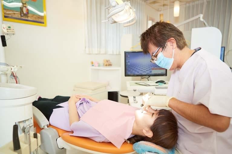 リスクについても丁寧に説明し、患者様に十分ご理解いただいたうえで治療を進めています。