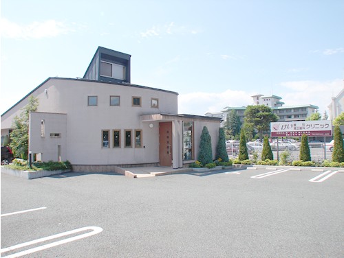 【わくわくランドバス停 徒歩2分】丁寧なカウンセリングとプライバシーに配慮した診療を行うけい歯科・矯正歯科クリニック