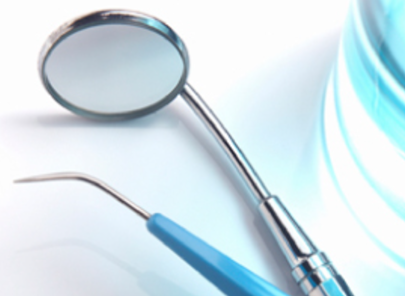 院長の佐古　新