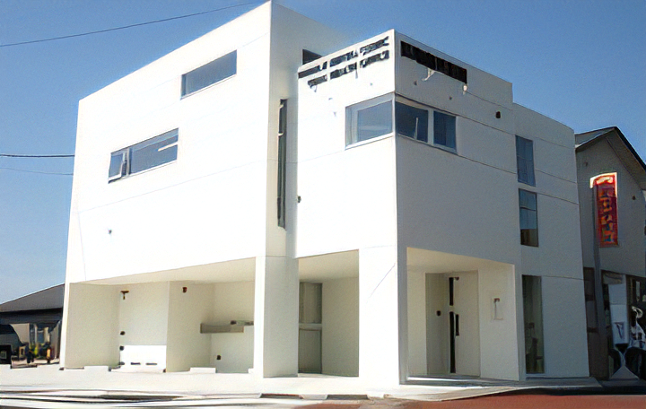 ①外観②診療室③待合スペース