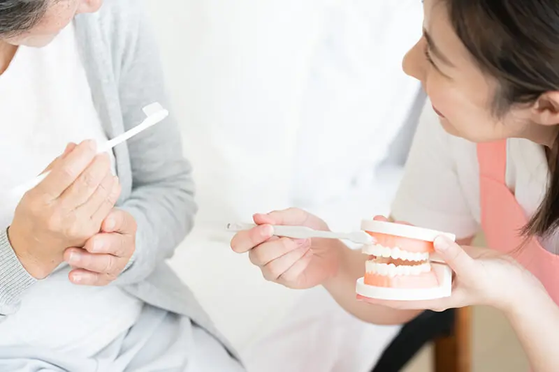 進行状態に合わせた定期的なケアを提供しています。