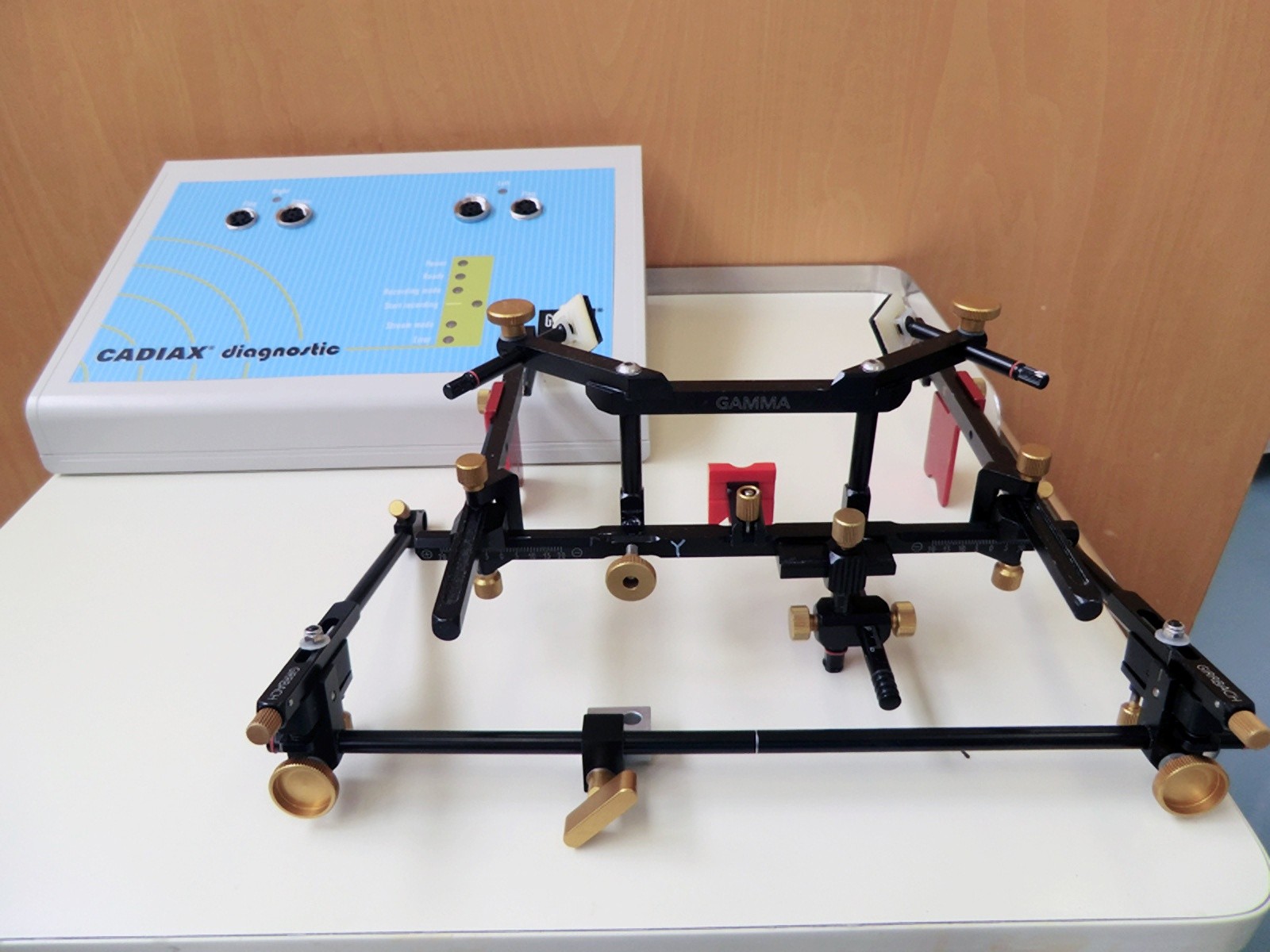 顎関節の検査をする器具