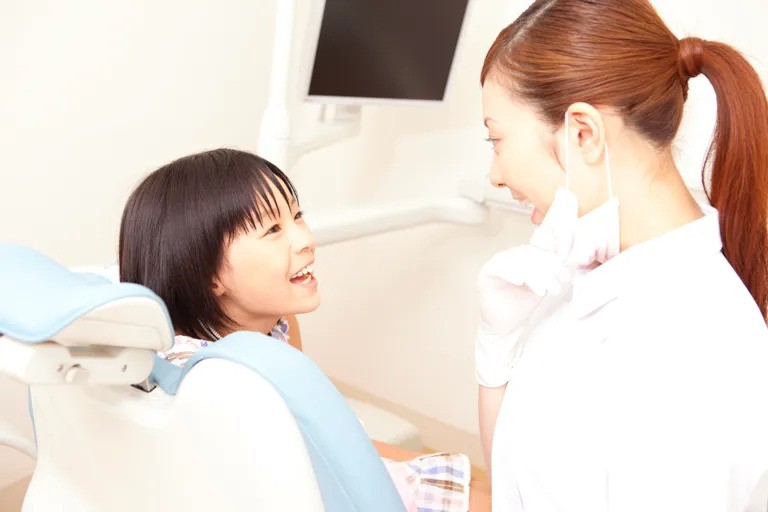 成長段階に合わせてアゴの正常な発育を促しています