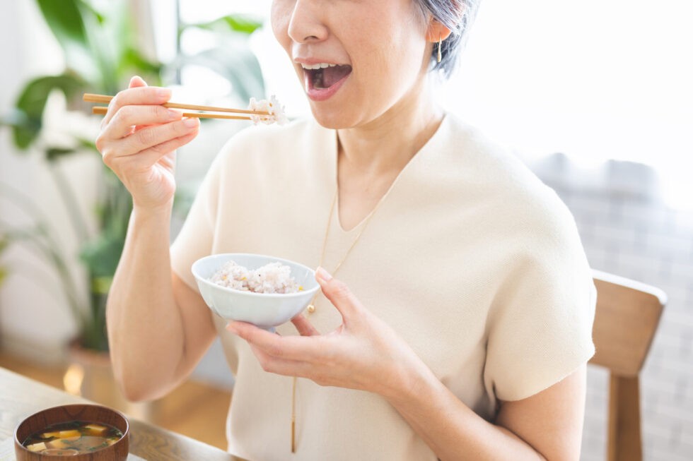 将来を見据えたお口の健康管理を通じて、患者様の安心と快適な毎日を支えています