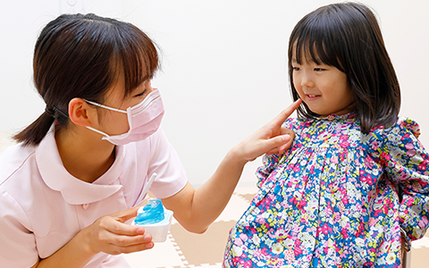 お子様の将来を見据えた、やさしく丁寧な矯正治療を