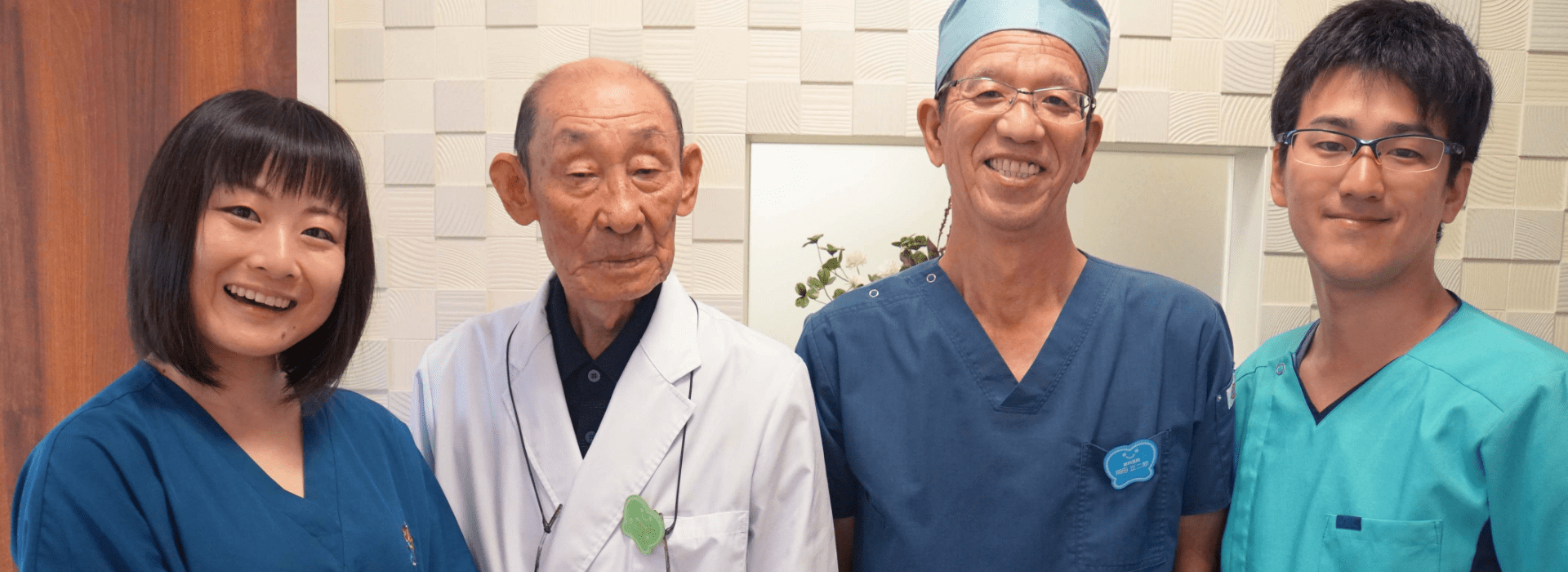 ①院長、副院長、医師 ②駐車場 ③キッズルーム付きの個室診療室