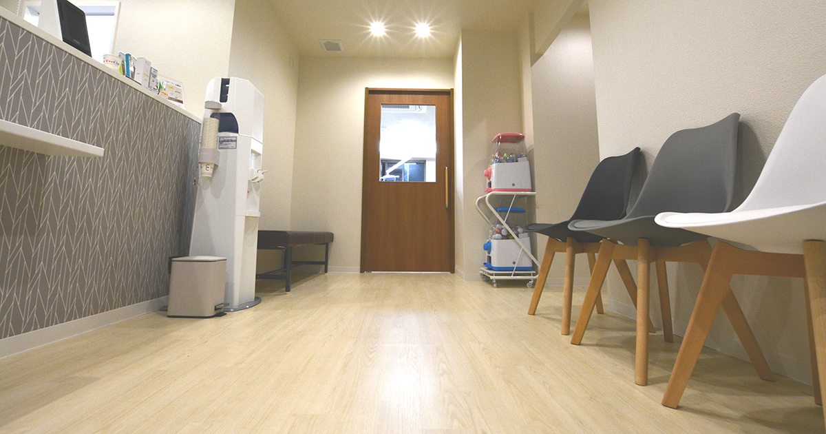 ①受付②待合スペース③診療室