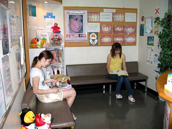 ①外観②待合室③CT室