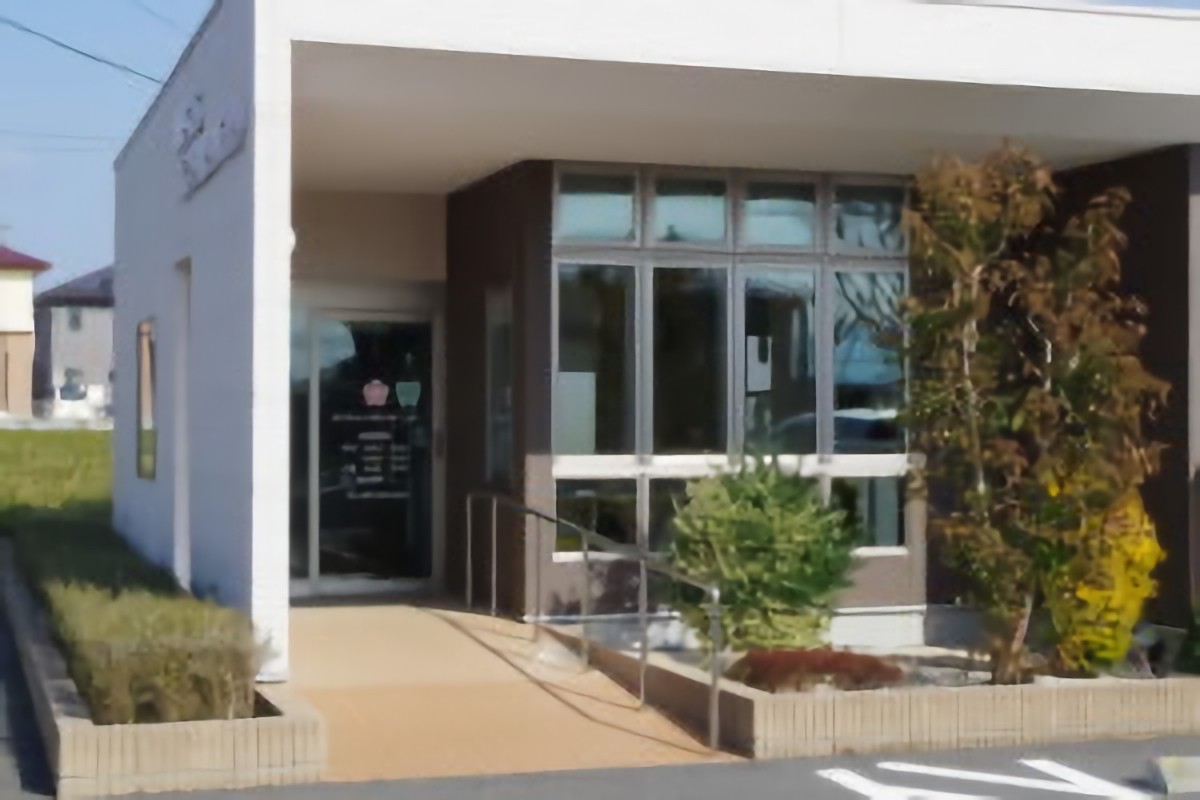 ①外観②受付③待合室