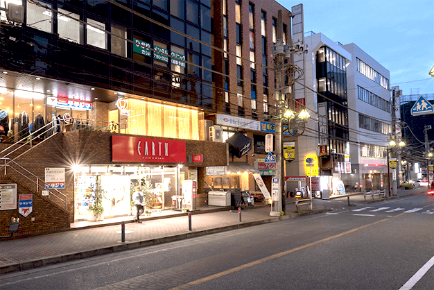 ①受付②待合室③ビル外観