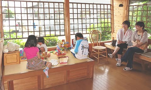 お子様のための遊び場がご用意されています