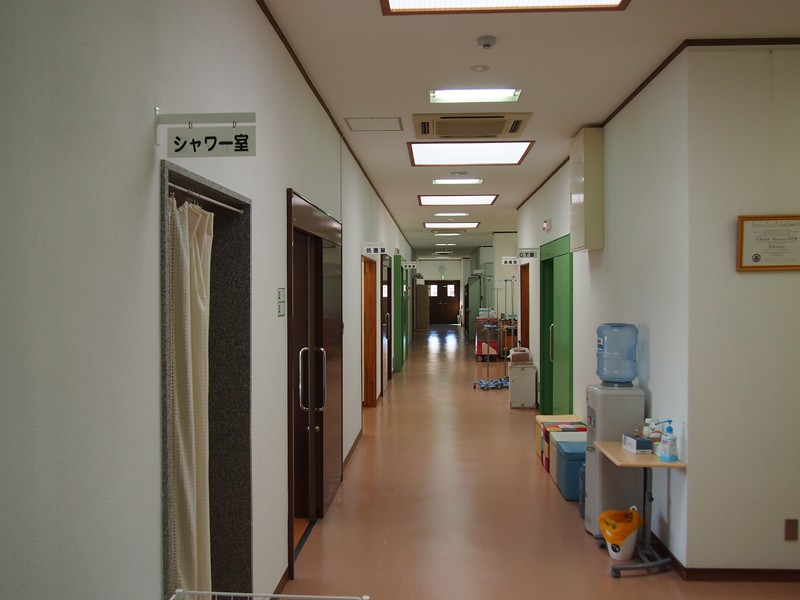 むし歯の治療や歯のクリーニング、転倒などによる外傷、口腔内のできものなど、幅広い症状に対応しています。