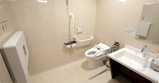 車椅子の方も使いやすいトイレ
