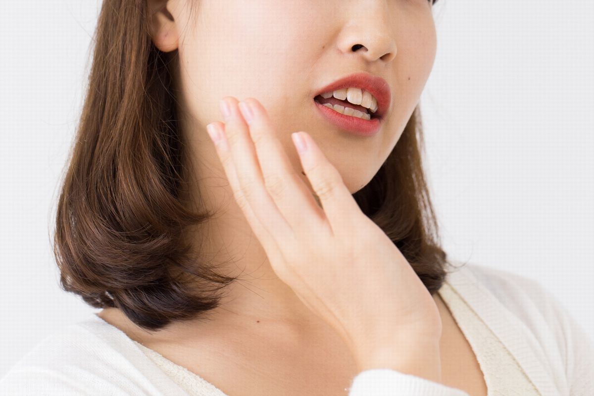 顎の不調や口内炎も歯科口腔外科で対応する症状です