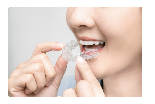 矯正治療には、子どもから大人まで幅広い年齢層の方が対応可能です