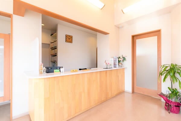 【キッズスペース完備・駐車場完備】おんまや歯科クリニックが大切にする、丁寧な説明と生涯を見据えた口腔ケア