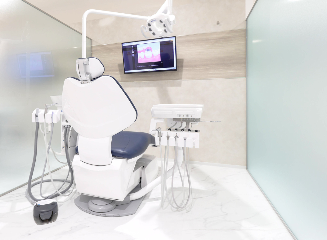 【各分野の専門医・認定医在籍】【土日祝も20時まで診療可】お子様から成人、シニアの方まで全世代に対応し質の高い歯科医療サービスを提供