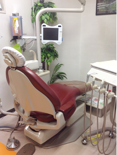 ①クリニック入り口②診察台③X線断層撮影装置