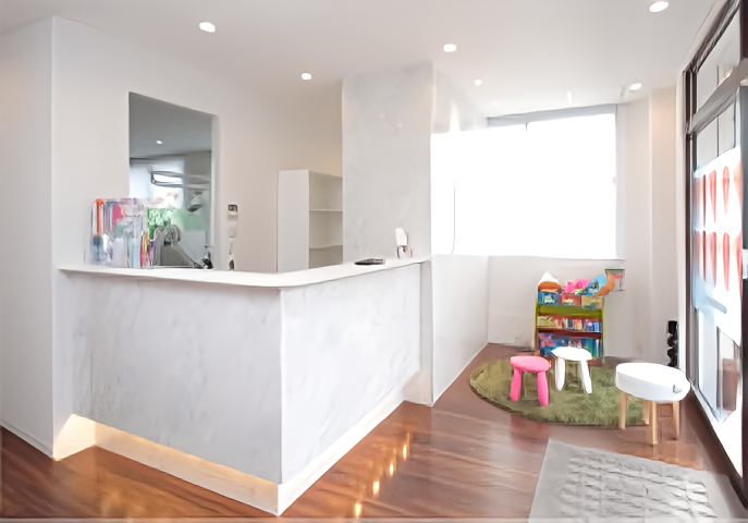 ①外観②受付③治療室