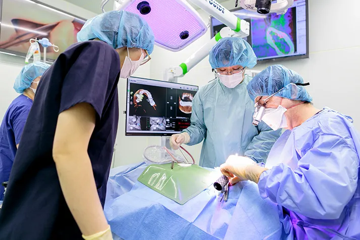 【盛岡駅から徒歩5分】【日本口腔インプラント学会専門医在籍】インプラント治療で皆様の健康と笑顔をサポートするマモ インプラント クリニック マリオス