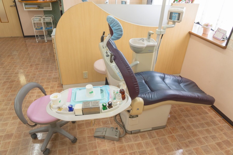 医院の外観と院内の様子