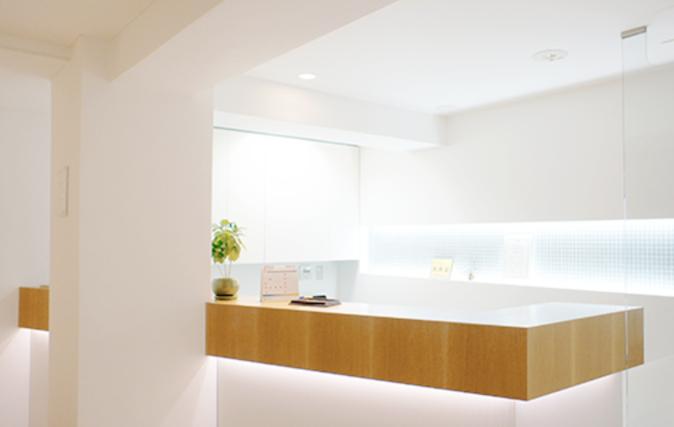 【吉祥寺駅から徒歩4分】【日本矯正歯科学会認定医】目立たない裏側矯正で美しい歯並びを実現する吉祥寺エル矯正歯科