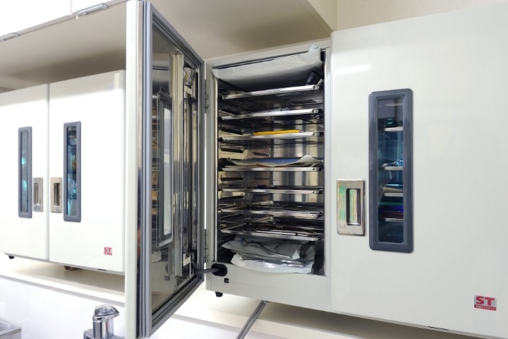 使用する機材は完全に滅菌されています