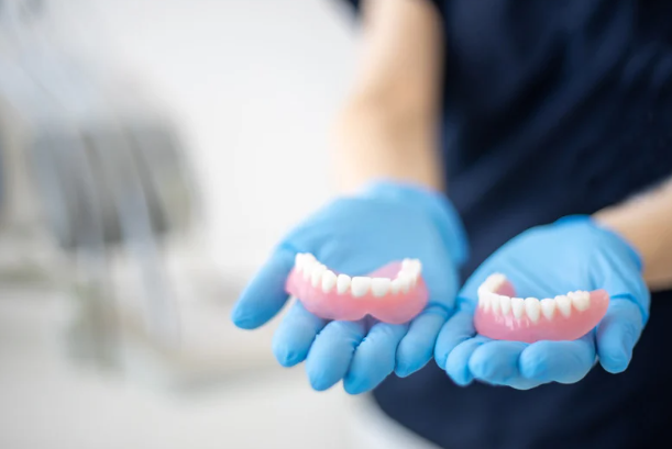 見た目も機能も満足の入れ歯