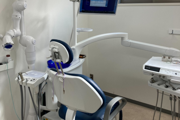 ①歯科医院入口②受付③診療室