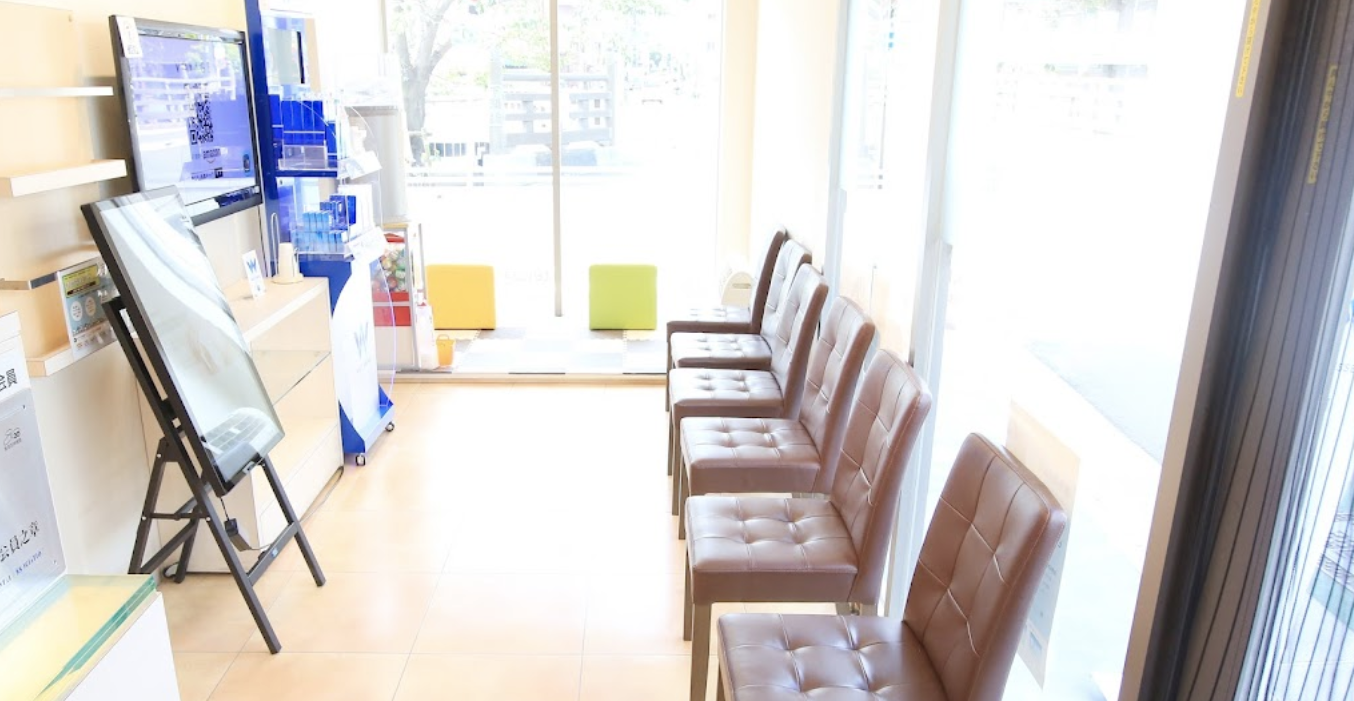 【土曜日診療あり】【中板橋駅徒歩5分】ホワイトエッセンスの加盟医院でインプラント専門医も在籍するクリニック「まるやま歯科クリニック」