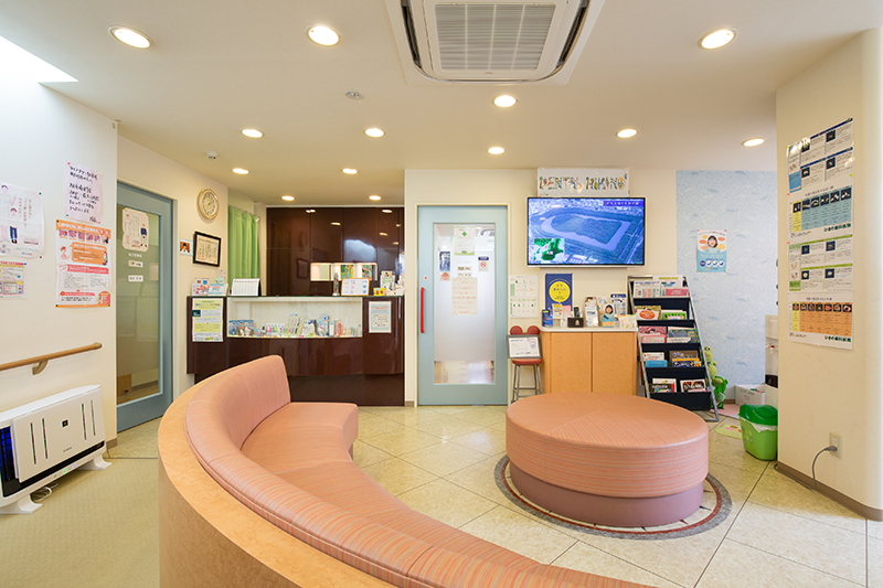 ①歯科医院外観②受付③診療室