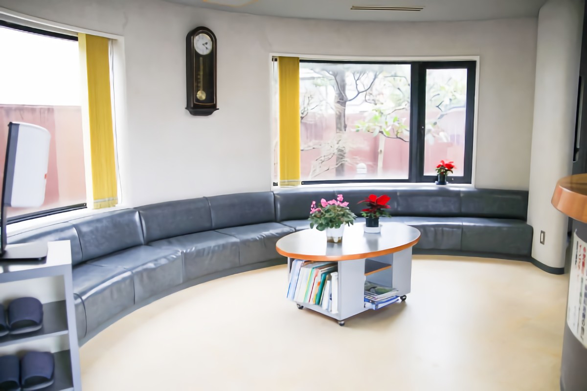 【伊予三島駅徒歩5分・駐車場完備】通いやすい立地と幅広い診療で支える新田歯科医院