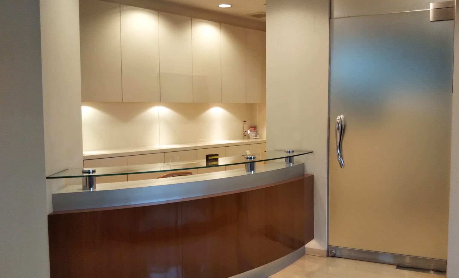 ①受付②待合室③診療室