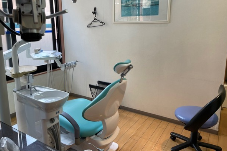 ①外観②受付③診療室