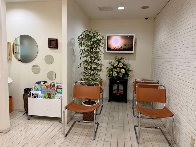 待合室にはウォーターサーバーを設置
