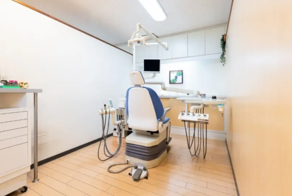 【赤坂見附駅 徒歩7分】デジタル技術を活用した幅広い治療をご提供。患者様との信頼関係を大切に、都会のオアシスのような歯医者を目指して