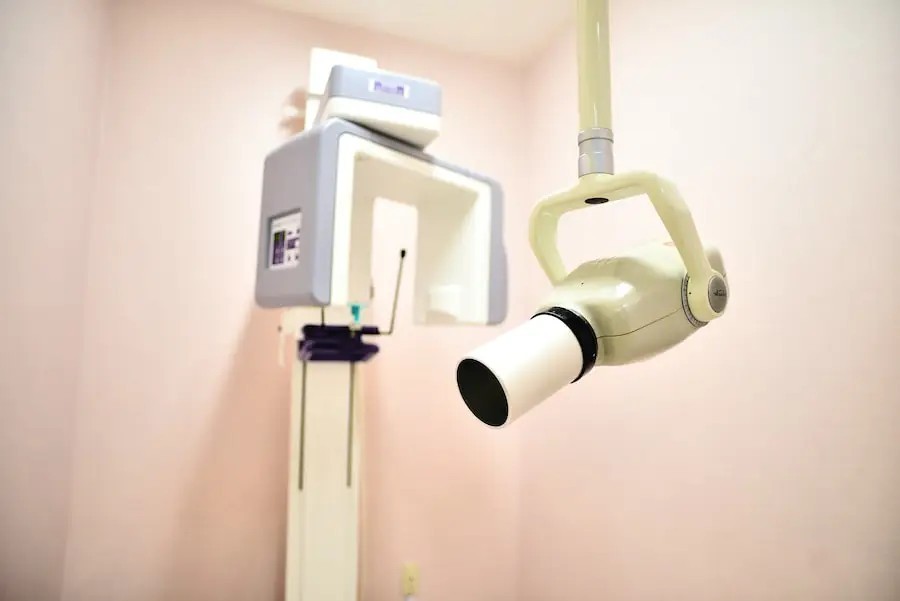 入れ歯の調整や修理はもちろん、残っている歯を健康に保つためのケアまで継続的にサポートしています。
