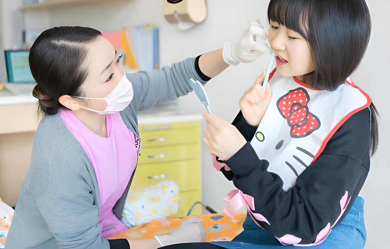 3ヶ月ごとの定期検診で生涯健康な歯の基礎を築く包括的なケアを提供