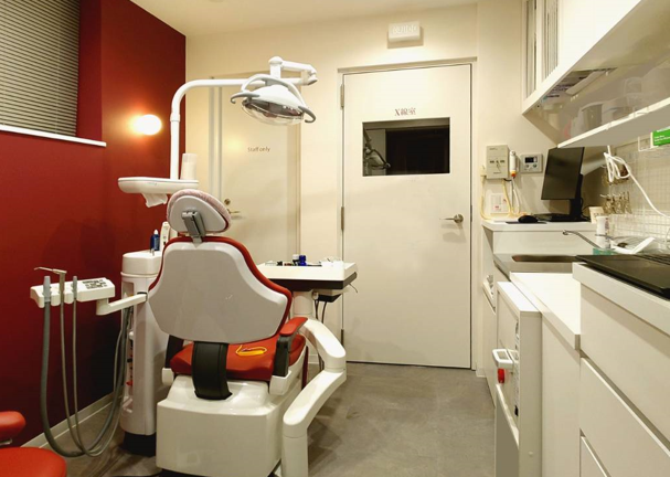 【都営三田線 水道橋駅 徒歩５分】【１９４４年 開業】三世代にわたり歯と口内の健康を守り続ける岡地歯科医院