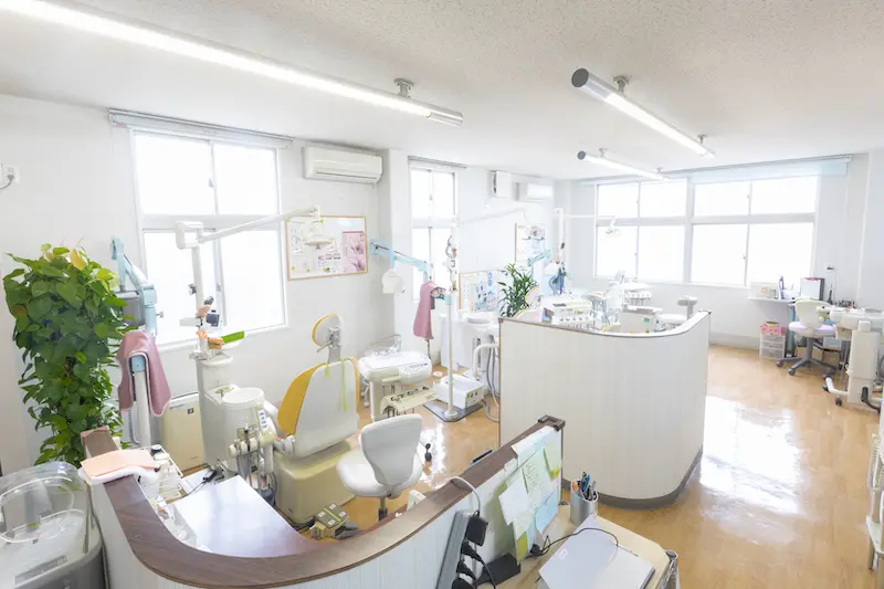 【藤井寺駅 徒歩7分】予防から専門治療・訪問診療まで対応する、家族で通いやすいこがねや歯科医院