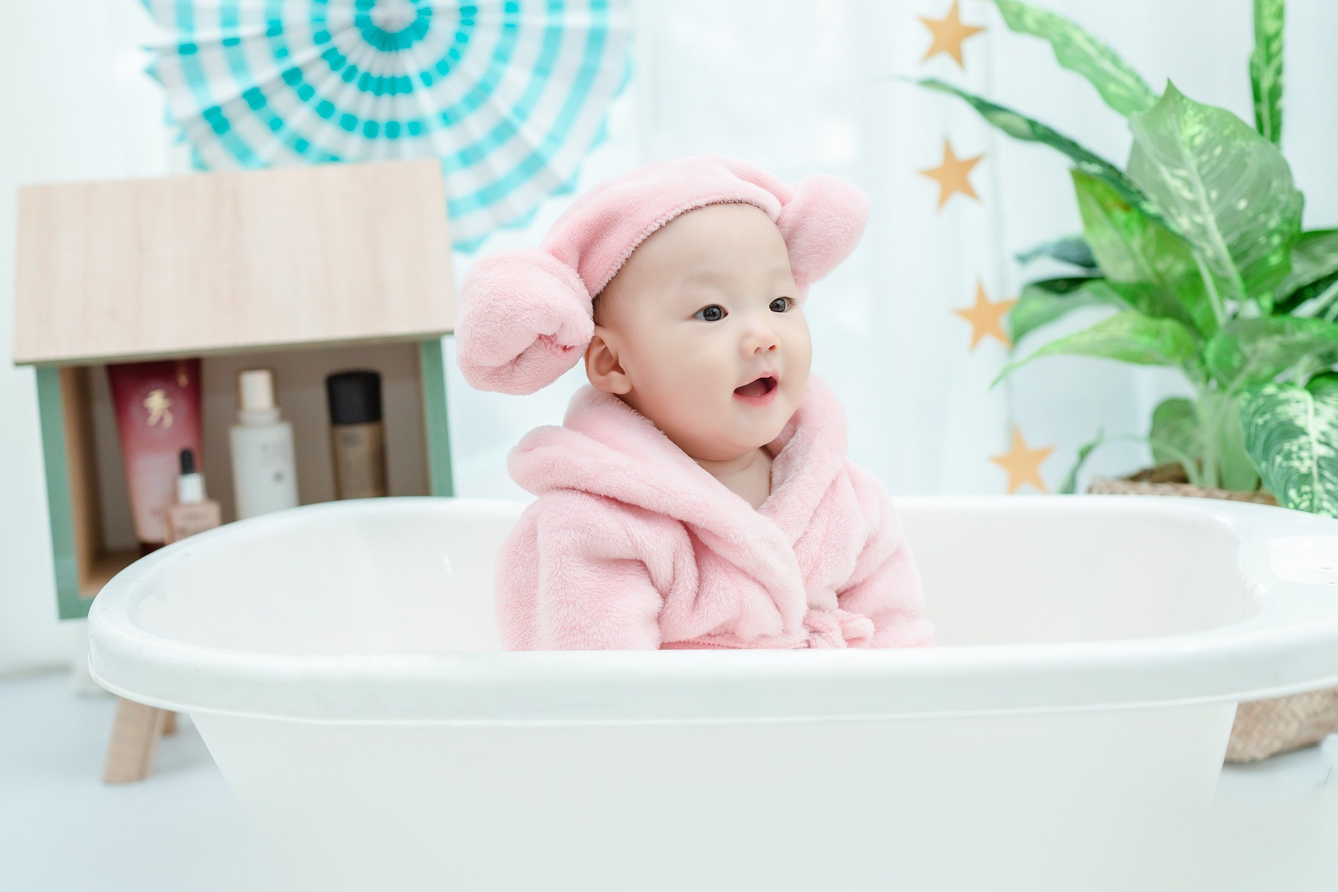 丁寧なコミュニケーションを通してお子様との信頼関係を育み、成長に合わせた継続的なケアを提供しています。※写真はイメージです。